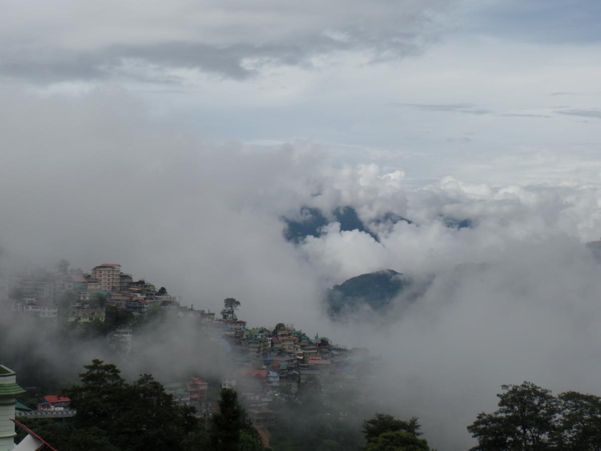 Hotel The Lindsay Cheu Den à Gangtok Extérieur photo